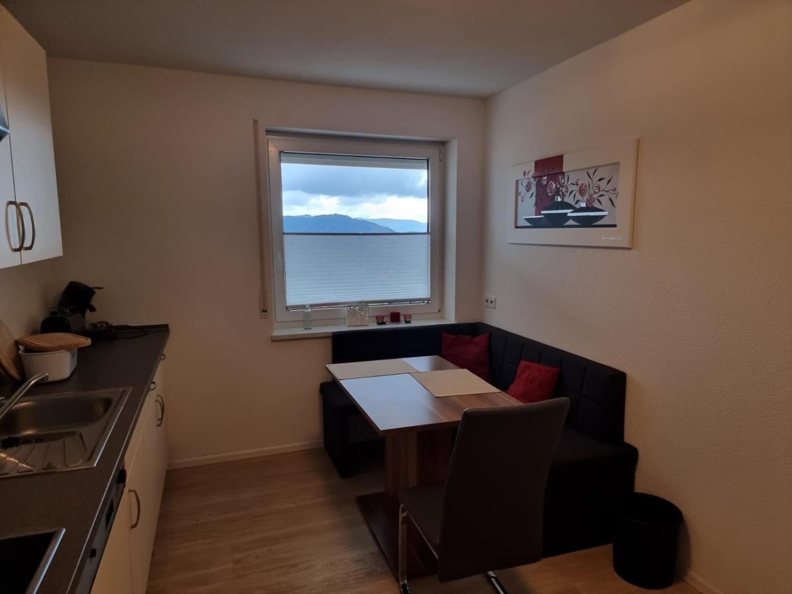 "Schwarzwaldblick" Ferienwohnung 2-4 Pers 65Qm, Schoene Ruhige Suedhanglage Mit Herrl Aussicht 토트나우 외부 사진