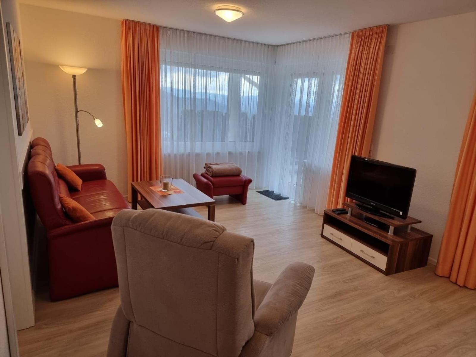 "Schwarzwaldblick" Ferienwohnung 2-4 Pers 65Qm, Schoene Ruhige Suedhanglage Mit Herrl Aussicht 토트나우 외부 사진
